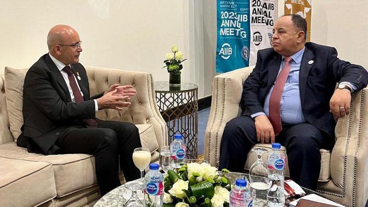 Bakan Şimşek, Mısır'da Asya Altyapı Yatırım Bankasının yıllık toplantısına katıldı