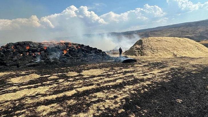 Sivas'ta çıkan yangında 2 bin balya saman yandı