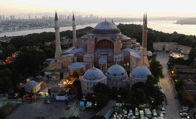 Ayasofya Camii'nin ahşap kapısının kırılması davası