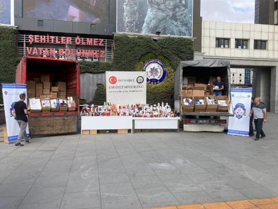 Küçükçekmece'de 26 bin şişe sahte parfüm ele geçirildi