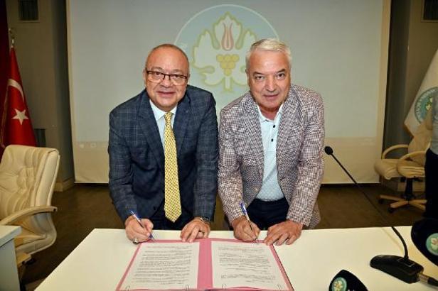 Manisa Büyükşehir Belediyesi'nden Saruhanlı'ya bitüm desteği