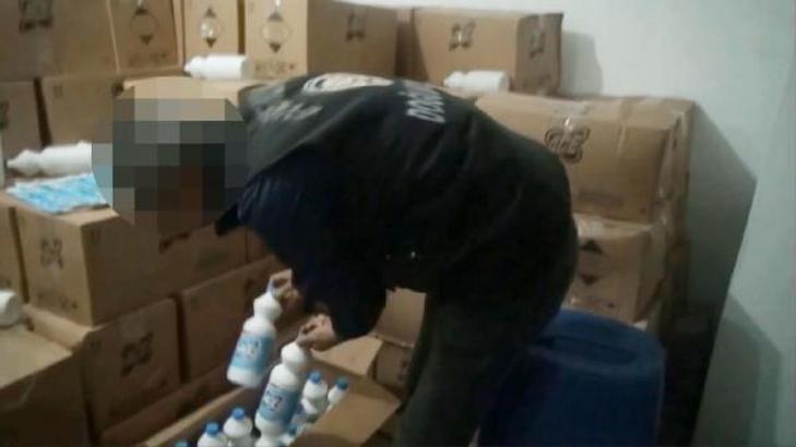 Ağrı’da tonlarca sahte temizlik malzemesi ve çay ele geçirildi