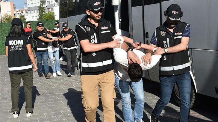 İzmir'de, adliye önündeki çatışmada 20 şüpheliden 17'si tutuklandı