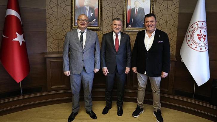 Manisa FK'dan Gençlik ve Spor Bakanı Bak'a ziyaret