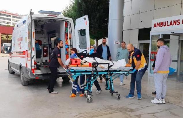 Okulun 3'üncü kat penceresinden düşen liseli Elif, ağır yaralandı