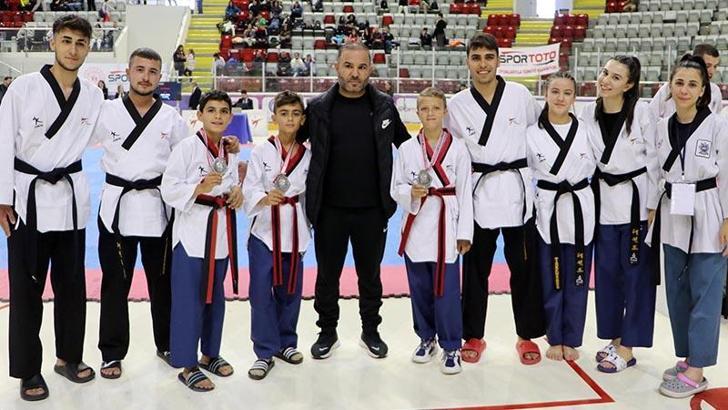 Hataylı sporculardan şampiyonada, 'Yıkılmadık, ayaktayız' mesajı