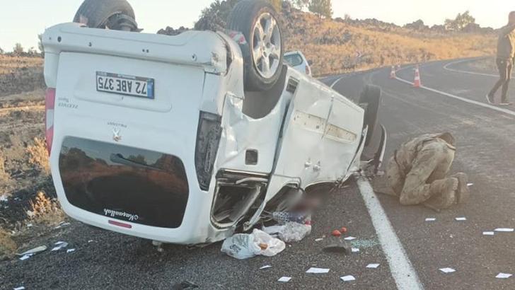 Terhis olan oğullarını almaya giden aile kaza yaptı: 2 ölü, 3 yaralı