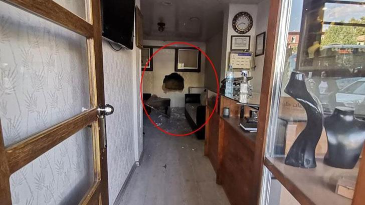 Duvarı delerek girdikleri kuyumcudan 3 kilo altın çaldılar