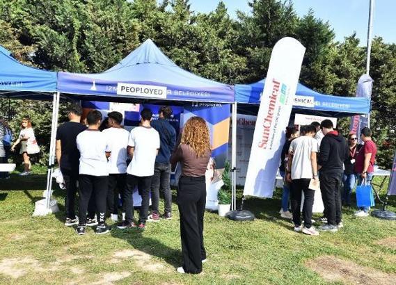 Gençler hayalleri için Kariyer Fuarı’na akın etti