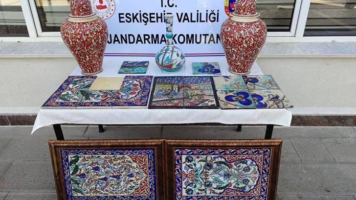 Eskişehir'de değeri 400 bin dolar olan Osmanlı eserleri ele geçirildi