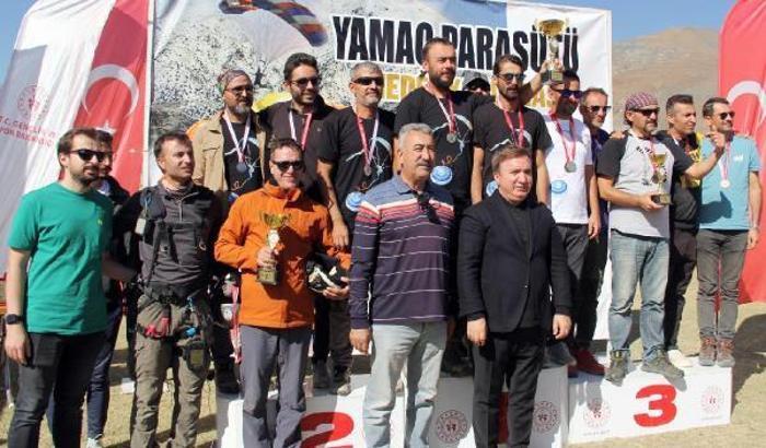 Erzincan'daki Türkiye Yamaç Paraşütü Hedef Eğitim Yarışması sona erdi