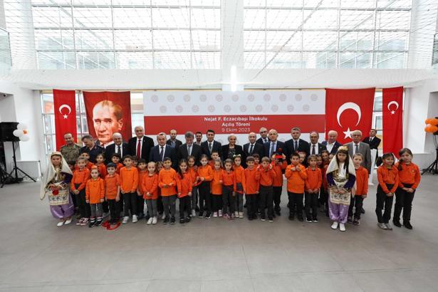 Bilecik'te Nejat Ferit Eczacıbaşı İlkokulu törenle açıldı