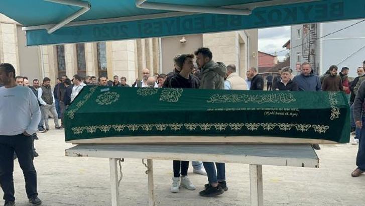 Riva'da boğulan Emrah Dinçer son yolculuğuna uğurlandı