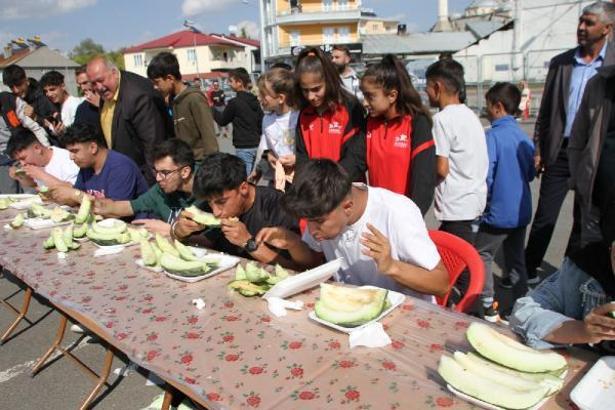 Malazgirt'te 1'nci kavun festivali düzenlendi