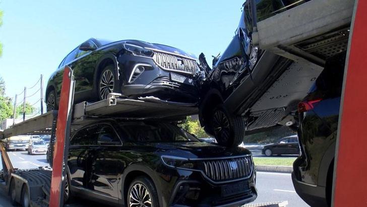 Bakırköy'de TIR üst geçide takıldı 3 araçta hasar oluÅŸtu