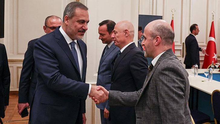 Bakan Fidan, Mısır’da Türk iş insanları ile bir araya geldi