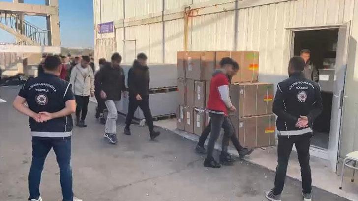 İstanbul ve İzmir'de kaçak göçmen operasyonu: 19 gözaltı