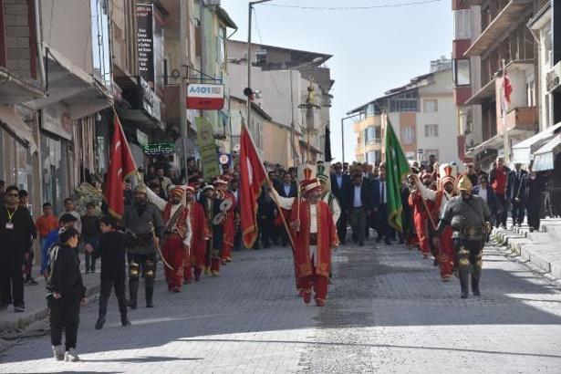 Adilcevaz’da '26. Adilcevaz Ceviz Festivali ve Kültür Etkinlikleri' düzenlendi