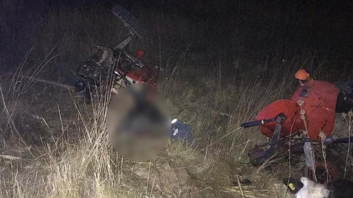 Yakıtı bitip yol kenarında duran traktöre TIR çarptı: 2 ölü, 1 yaralı