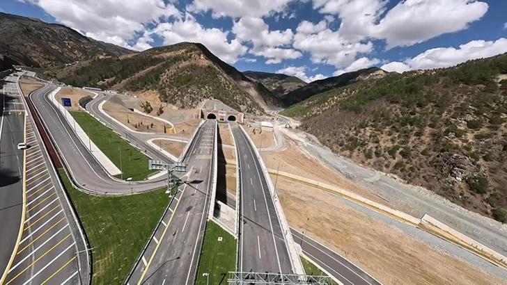 Zigana Tüneli'nden 1 milyon 100 bin araç geçiş yaptı