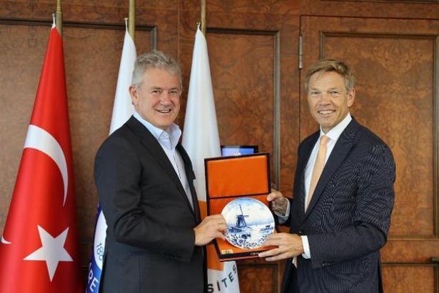 Mahmut Özgener: İş birliği alanları konusunda yol gösterici olmayı görev biliyoruz