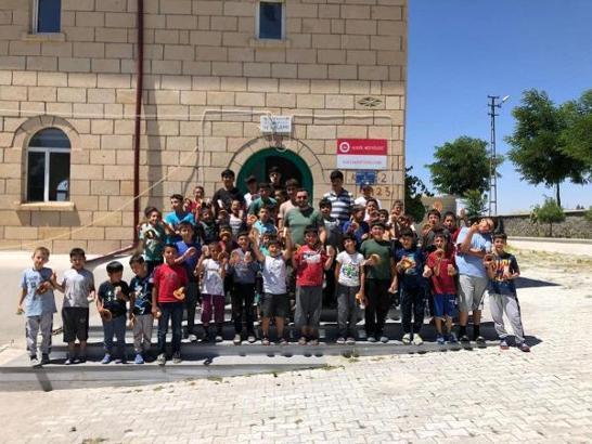 Köy imamı, kurduğu gençlik merkezi ile gençleri bir araya getirdi