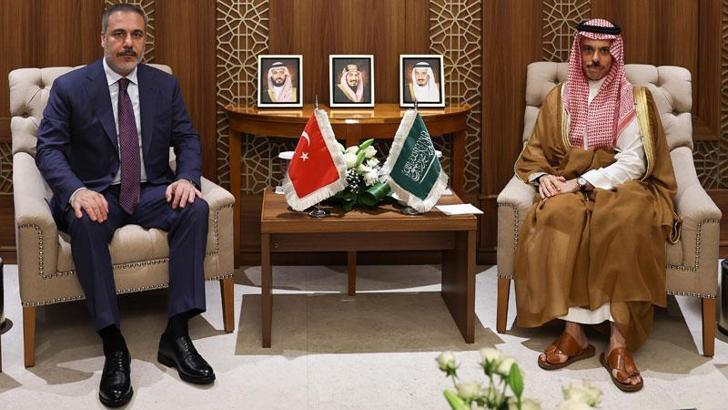 Bakan Fidan, Suudi Arabistanlı ve Kuveytli mevkidaşlarıyla görüştü