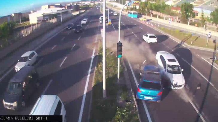 Makas atarak 9 kişinin yaralanmasına neden olan sürücüye ‘iyi hal’ indirimli hapis cezası