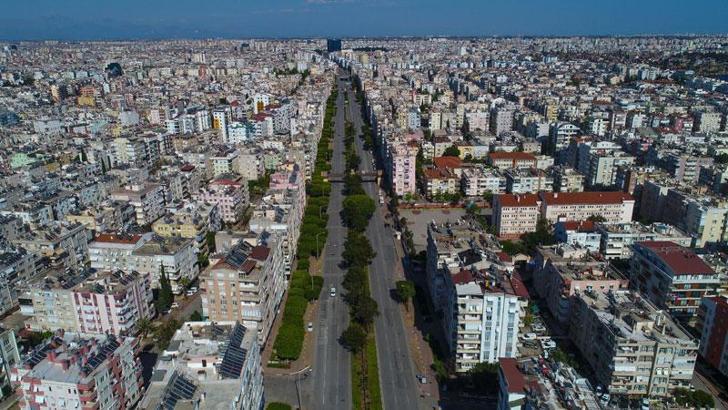 Antalya'da satılan 5 konuttan 1'ini yabancılar aldı