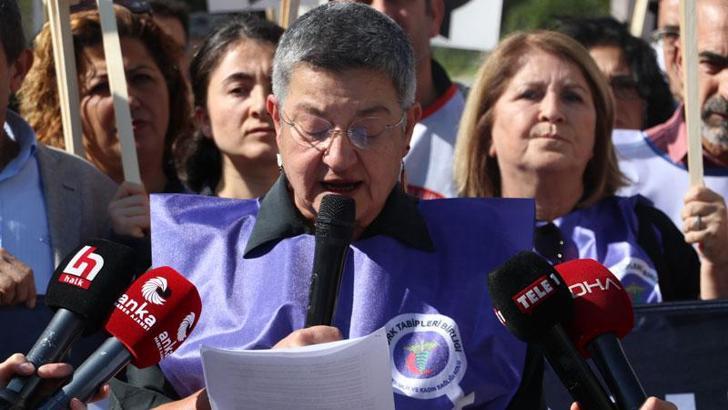 Bakanlık önünde sağlıkta şiddete tepki