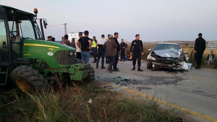 'Dur' ihtarına uymayan aracı takip eden ekip otosu, traktörle çarpıştı, 2 polis yaralandı