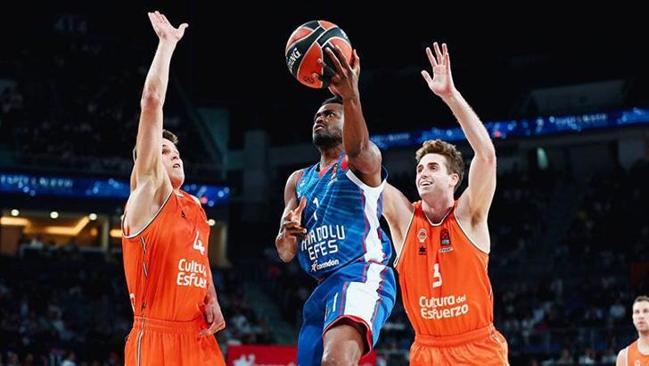 Anadolu Efes - Valencia Basket: 77-73