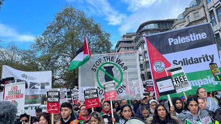 Londra’da Filistin protestosu