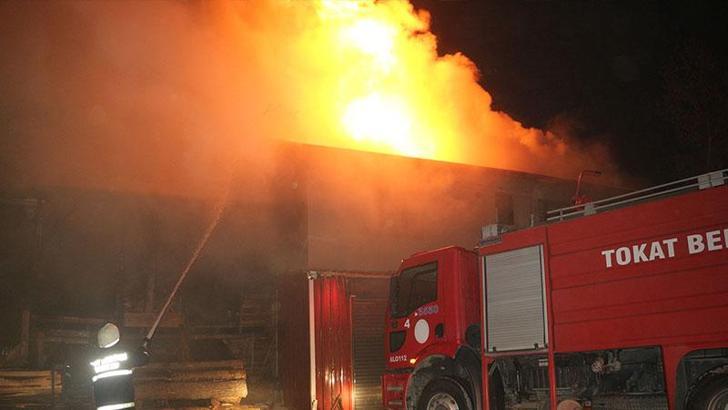 Tokat’ta kereste fabrikasında yangın
