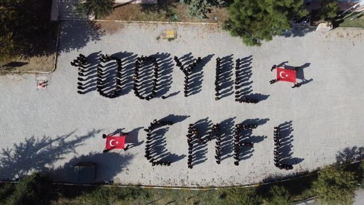Elazığ’da öğrencilerden 100’üncü yıl koreografisi