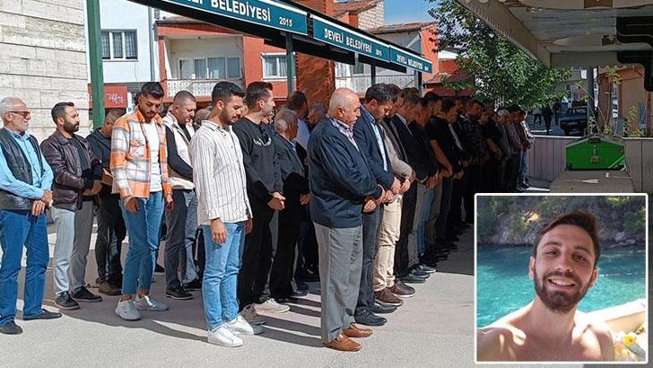 Kazada ölen sağlık çalışanı, memleketi Kayseri'de toprağa verildi