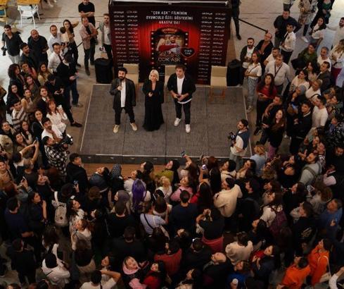 Akasya’da "Çok Aşk" filminin oyunculu özel gösterimi gerçekleştirildi