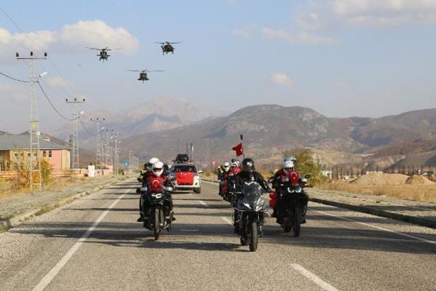 Tunceli'de, Cumhuriyet'in 100'üncü yılında 100 araçlık konvoy ile kutlama