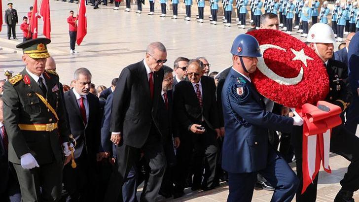 Cumhuriyet'in 100'üncü yılında devlet erkanı Anıtkabir'de