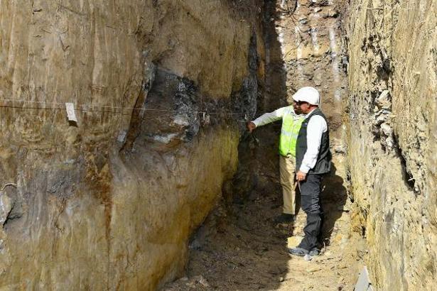 İzmir'i depreme dayanıklı hale getirmek için 90 hendekten 140 örnek alındı
