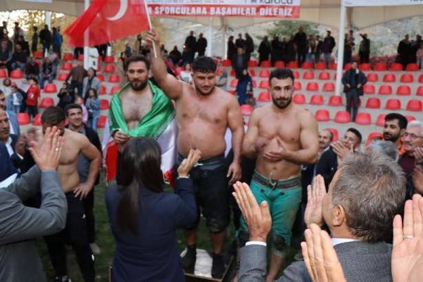 100'üncü Cumhuriyet Karakucak Güreşleri'nin başpehlivanı Fatih Yaşarlı oldu