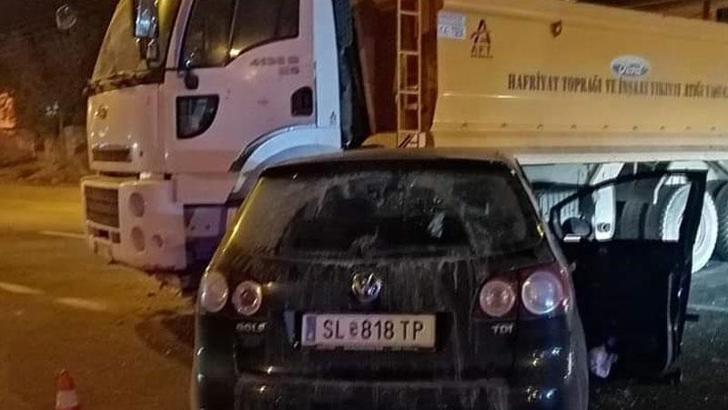 Kırşehir'de hafriyat kamyonu ile otomobil çarpıştı: 3 yaralı