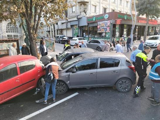 Afyonkarahisar'da kaza: 3 yaralı