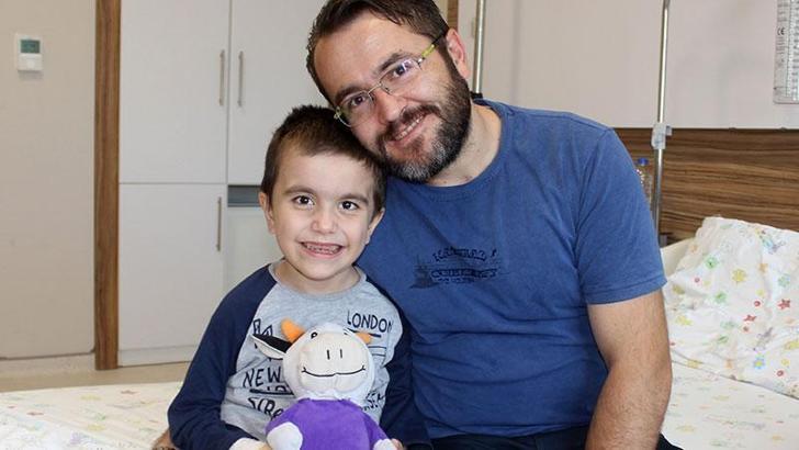 Oğluna böbreğini bağışlayan baba: O benim parçamdı, bir parçam daha ona geçti