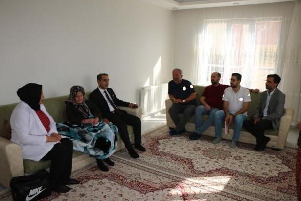 Başhekim Şirik'ten 117 yaşındaki nineye ziyaret