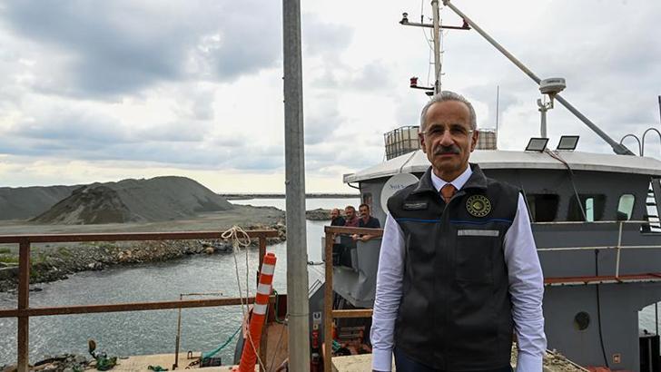 Bakan Uraloğlu: İskenderun Limanı'nda 45 milyon 847 bin 22 ton yük elleçlendi