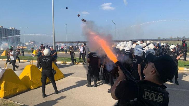 İncirlik Hava Üssü'ne girmeye çalışan protestoculara polis müdahalesi