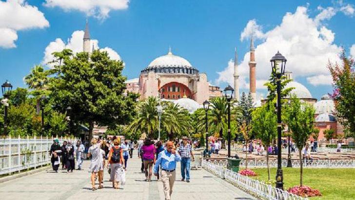 İstanbul'u 9 ayda 13,1 milyon yabancı turist ziyaret etti