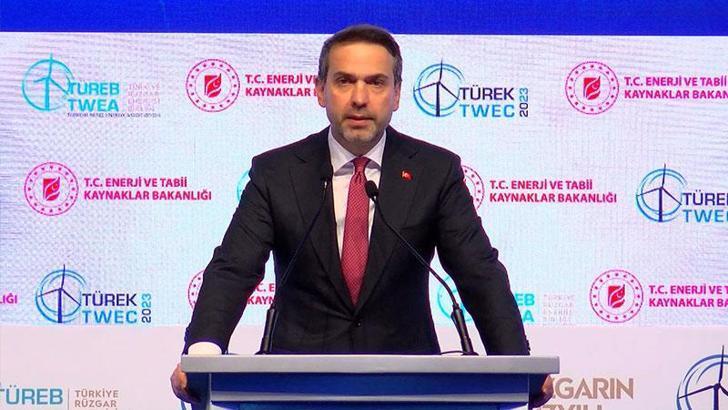 Bakan Bayraktar: Elektrik ihtiyacımızı rüzgar enerjisinden sağlamayı hedefliyoruz