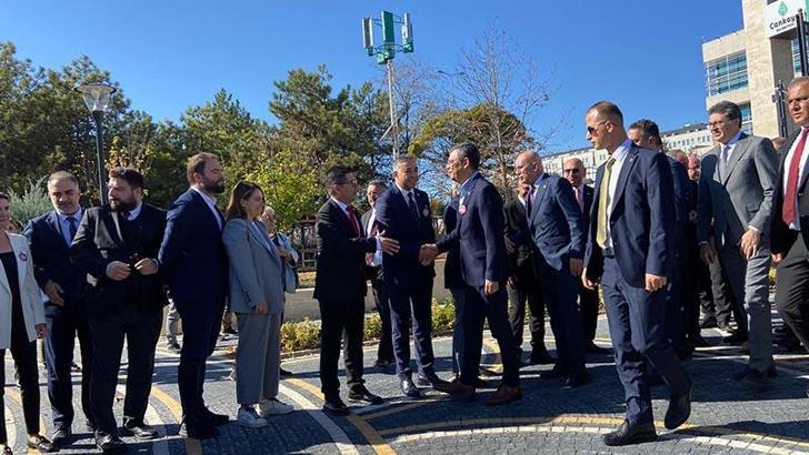 Özgür Özel: Bu bir sansür yasasıdır